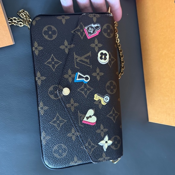 Louis Vuitton Felicie Key logo - Picture 12 of 17